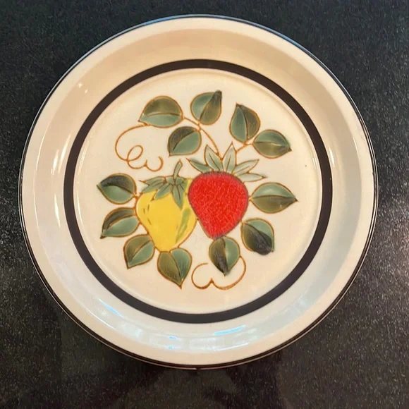 Dining Vintage Strawberries Stoneware Dinner Plate 15 Poshmark